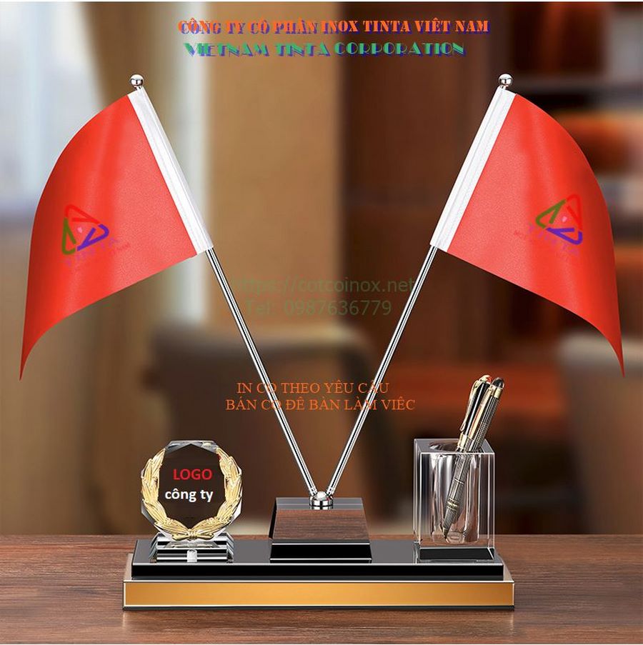 Quà tặng ý nghĩa cho thầy cô giáo độc lạ mà giá trị tinh thần sang trọng đó là hộp đựng bút có tích hợp chân đế cắm lá cờ để bàn làm việc