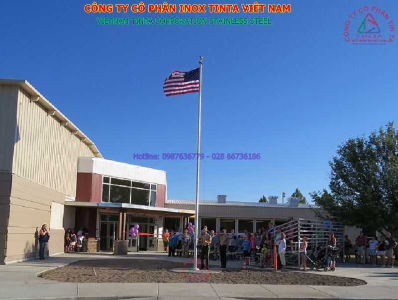 Cột cờ điện inox tinta tắt chức năng vận hành thủ công