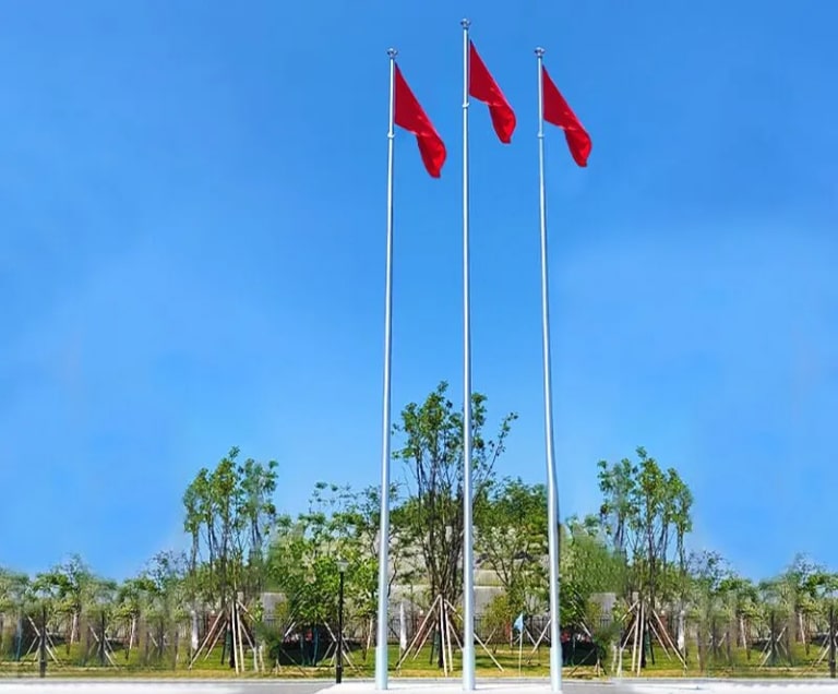 Ứng dụng cột cờ ống dày trong các công trình lớn