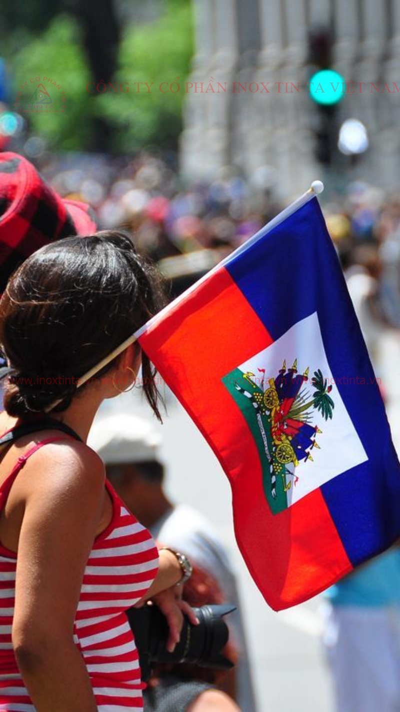 Lá cờ Haiti giá rẻ tại Tp HCM, các lá cờ của Haiti là một lá cờ bicolour gồm hai dải ngang màu xanh và đỏ