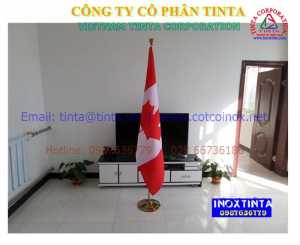 CỘT CỜ TRONG PHÒNG