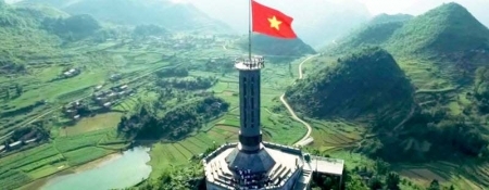 CỘT CỜ MAI CHÂU